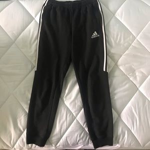 Black Adidas women’s jogger sweatpants